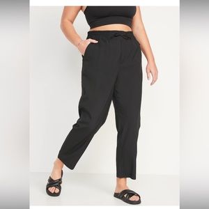 Old navy StretchTech Crop Pants